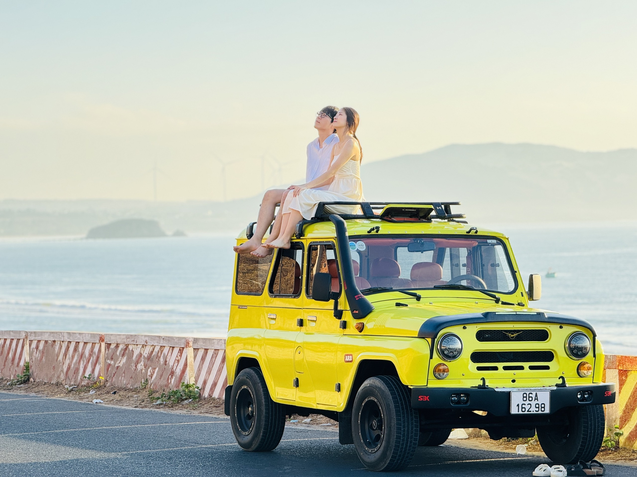 Tour Bàu Trắng – Đồi Cát Bay – Làng Chài – Suối Tiên
